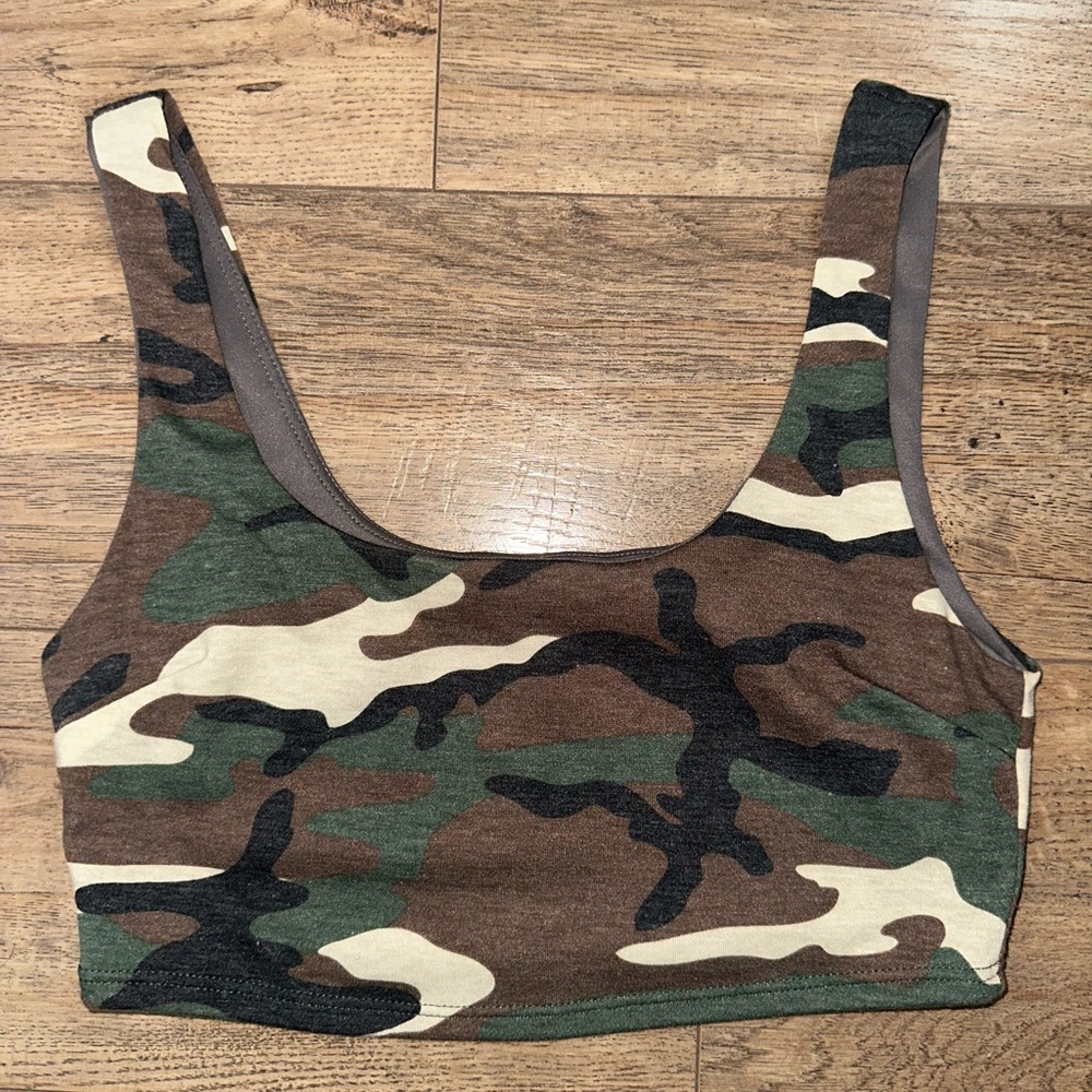Camo cropped tank
